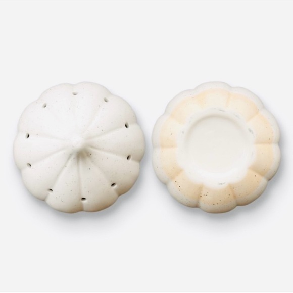 New - Target Bullseye Playground Summer White Garlic Jar Cocotte - Picture 5 of 6